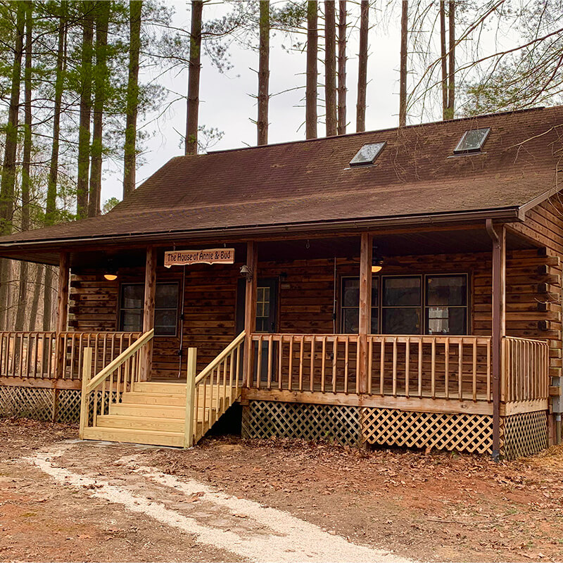 Cabin_0003_CabinOutside