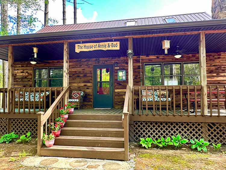 View of the front of the House of Annie and Bud cabin